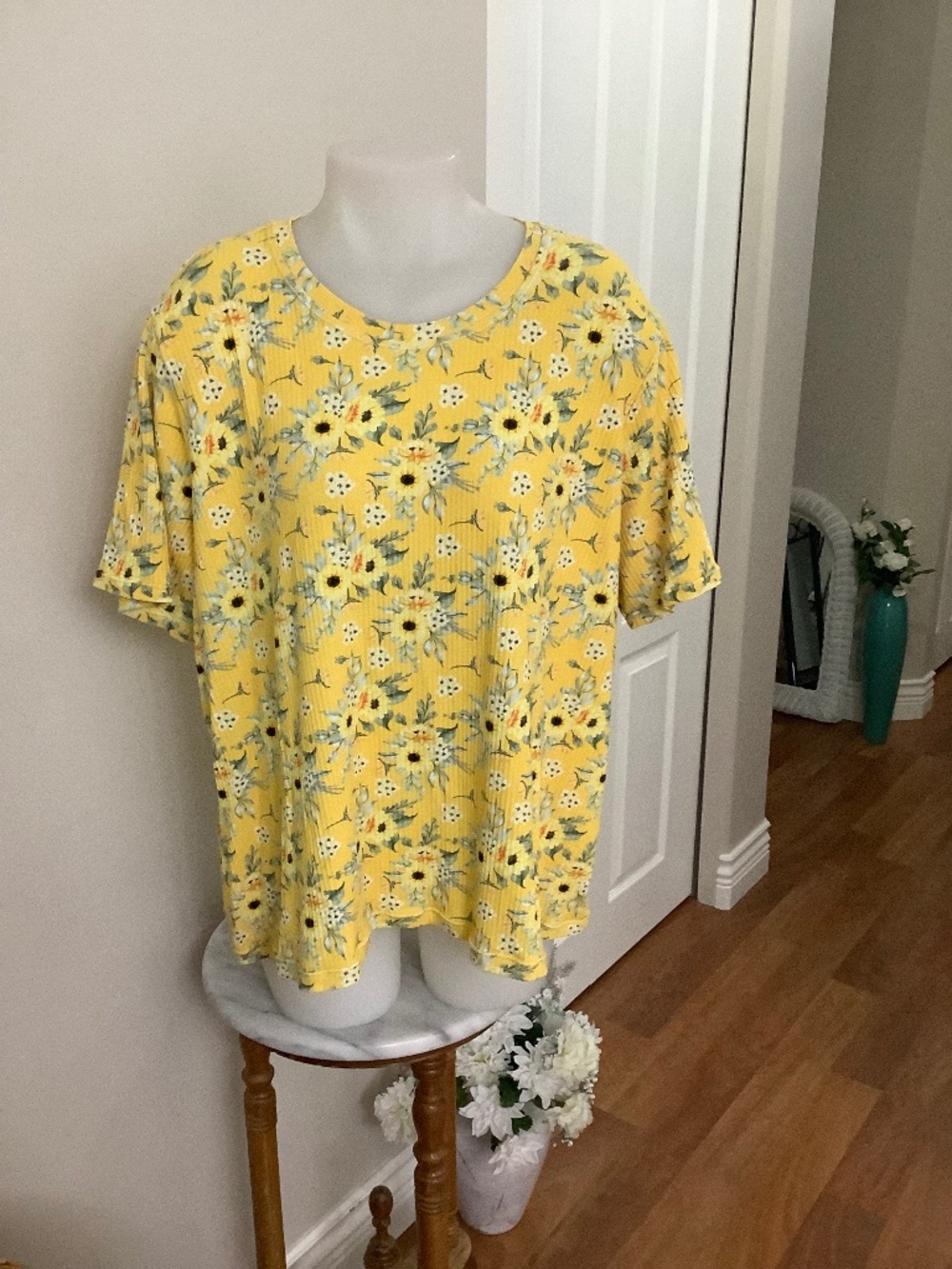 Hello Gorgeous Sunflower Tee 2X